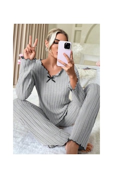 Fantezia Night Kadın Gri Çizgili Uzun Kollu Fiyonk Detaylı Pijama Takımı Rahat Mevsimlik Fantezia Night Kadın Gri Çizgili Uzun Kollu Fiyonk Detaylı Pijama Takımı Rahat Mevsimlik