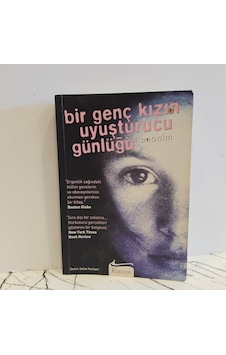 Bir Genç Kızın Uyuşturucu Günlüğü- 1.baskı Bir Genç Kızın Uyuşturucu Günlüğü- 1.baskı