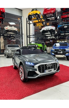Poyraz Akülü Tabletli Audi Q5 Akülü Araba 12v 0-6 Yaş Özelplaka Gri Poyraz Akülü Tabletli Audi Q5 Akülü Araba 12v 0-6 Yaş Özelplaka Gri