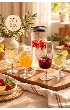Porsima Borosilikat Metal Kapaklı Çizgili Cam Sürahi Ve 4'lü Ayaklı Meşrubat Kadehi Seti 1200 Ml Sürahi + 4x375 Ml Kadeh