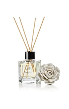 Lucille Yasemin Aromalı Bambu Çubuklu Oda Kokusu 200 Ml Lucille Yasemin Aromalı Bambu Çubuklu Oda Kokusu 200 Ml