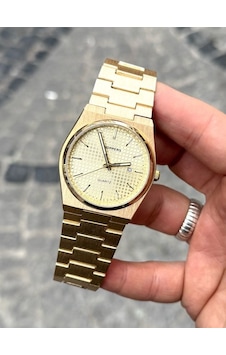 Gold Renk Yuvarlak Kadran Detay Şık Ve Modern Tasarım Gold Renk Çelik Kasa Ve Kordonlu Kol Saati - 9032229771943 Gold Gold Renk Yuvarlak Kadran Detay Şık Ve Modern Tasarım Gold Renk Çelik Kasa Ve Kordonlu Kol Saati - 9032229771943 Gold
