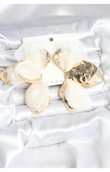 Pirinç Gold Renk Beyaz Tüllü Lotus Kadın Küpe Altın Pirinç Gold Renk Beyaz Tüllü Lotus Kadın Küpe Altın