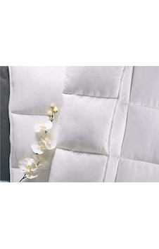 Taç Microfiber Yorgan-King Size -215 X 235 Cm-Battal Boy Beyaz Taç Microfiber Yorgan-King Size -215 X 235 Cm-Battal Boy Beyaz