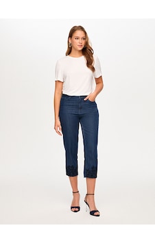 Faik Sönmez Paçası Nakış Detaylı Straıght Fıt Liyoselli Jean Capri S26jcp003 Us26jcp00327 İndigo Faik Sönmez Paçası Nakış Detaylı Straıght Fıt Liyoselli Jean Capri S26jcp003 Us26jcp00327 İndigo