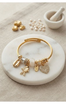 Beyaz Balık Model Gold Renk Charmlı Bileklik Çok Renkli Beyaz Balık Model Gold Renk Charmlı Bileklik Çok Renkli