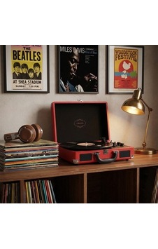 Kırmızı Turntable Ve Bluetooth Destekli Müzik Sistemi Kırmızı Turntable Ve Bluetooth Destekli Müzik Sistemi