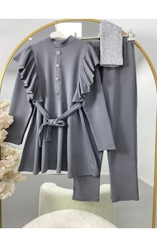 Lovie Moda Kadın Omuzları Fırfırlı Kuşaklı İkili Takım Gri Lovie Moda Kadın Omuzları Fırfırlı Kuşaklı İkili Takım Gri