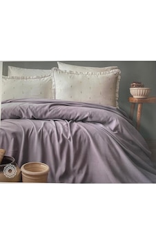 Apricitas Lily Mor Yatak Örtüsü Pikeli Set Çift Kişilik Mor Apricitas Lily Mor Yatak Örtüsü Pikeli Set Çift Kişilik Mor