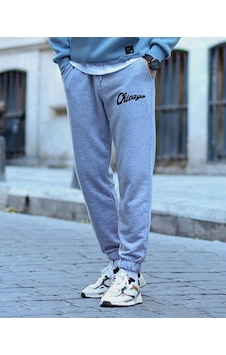 Altamira Erkek Gri Paça Lastikli Chıcago Baskılı Oversize Eşofman Alt 001 Altamira Erkek Gri Paça Lastikli Chıcago Baskılı Oversize Eşofman Alt 001