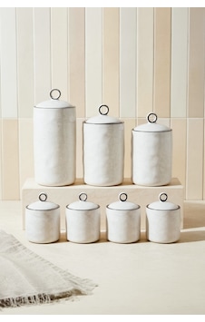Nestore 7'li Bone Porselen Vakumlu Kapaklı Hava Almaz Baharatlık Seti Beyaz Beyaz Nestore 7'li Bone Porselen Vakumlu Kapaklı Hava Almaz Baharatlık Seti Beyaz Beyaz
