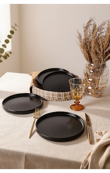 Keramika Mat Siyah Stackable Pasta Tabağı 21 Cm 4 Adet Keramika Mat Siyah Stackable Pasta Tabağı 21 Cm 4 Adet