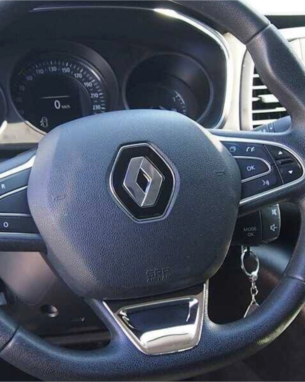 Renault Megane 4 2016+ Araca Özel Direksiyon Kromu A+ Renault Megane 4 2016+ Araca Özel Direksiyon Kromu A+