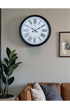 Zentime Siyah Asil Tasarım Roma Rakamlı 40 Cm Metal Duvar Saati Zentime Siyah Asil Tasarım Roma Rakamlı 40 Cm Metal Duvar Saati