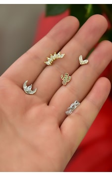 Çelik Üç Renk 5'li Kombinli Tragus Küpe Model19 Çok Renkli Çelik Üç Renk 5'li Kombinli Tragus Küpe Model19 Çok Renkli
