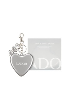 Kalp Şeklinde Charmlı Tarak Aksesuar Heart Brush Charm Kalp Şeklinde Charmlı Tarak Aksesuar Heart Brush Charm