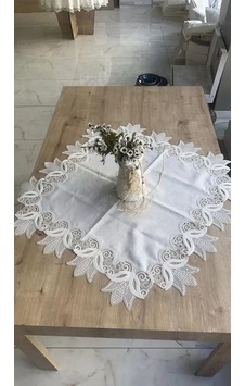 Masa Üzerine Runner, Sehpa Örtüsü Fransız Dantel Detaylı Kare 88x 88 Cm Kayla Kreme Gümüş Krem Masa Üzerine Runner, Sehpa Örtüsü Fransız Dantel Detaylı Kare 88x 88 Cm Kayla Kreme Gümüş Krem