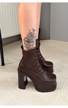 Preshley Kadın Simya Kahve Bağcıklı Detaylı 12 Cm Platform Topuklu Fermuarlı Bot Preshley Kadın Simya Kahve Bağcıklı Detaylı 12 Cm Platform Topuklu Fermuarlı Bot