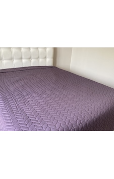Düz Boya Lazer Kapitoneli Çok Amaçlı Pike Battal Boy Yatak Örtüsü Mürdüm 230 x 250 CM Mürdüm Düz Boya Lazer Kapitoneli Çok Amaçlı Pike Battal Boy Yatak Örtüsü Mürdüm 230 x 250 CM Mürdüm