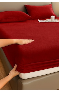 Kışlık Tek Kişilik Kadife Lastikli Çarşaf 100x200+30 Kırmızı Kışlık Tek Kişilik Kadife Lastikli Çarşaf 100x200+30 Kırmızı