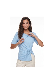 Onloox Kadın Mavi Bebe Mavisi Yumuşak Kumaş Kısa Kollu Rahat Kalıp Vatkalı Omuz Düğüm Detaylı T-shirt Onloox Kadın Mavi Bebe Mavisi Yumuşak Kumaş Kısa Kollu Rahat Kalıp Vatkalı Omuz Düğüm Detaylı T-shirt