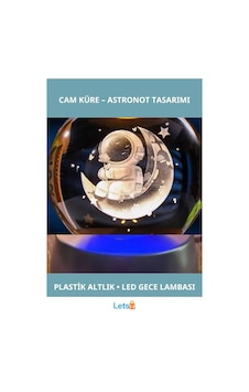 Ay Üstünde Astronot Tasarımlı Işıklı Cam Küre Ay Üstünde Astronot Tasarımlı Işıklı Cam Küre