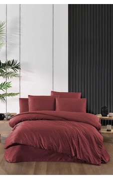 Stripe Saten Line Çift Kişilik Nevresim Takımı Bordo Renkli Stripe Saten Line Çift Kişilik Nevresim Takımı Bordo Renkli