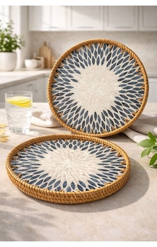 Qerhome 2'li El Yapımı Doğal Rattan Tepsi Sedef Desenli Yuvarlak Sunum Tepsisi 30-33 Cm Siyah-beyaz Kahverengi Qerhome 2'li El Yapımı Doğal Rattan Tepsi Sedef Desenli Yuvarlak Sunum Tepsisi 30-33 Cm Siyah-beyaz Kahverengi