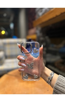 İphone 16 Pro Max Uyumlu Kalp Ve Kelebek Desenli Darbeye Karşı Dayanıklı Kılıf Plastıc Cover Gümüş İphone 16 Pro Max Uyumlu Kalp Ve Kelebek Desenli Darbeye Karşı Dayanıklı Kılıf Plastıc Cover Gümüş