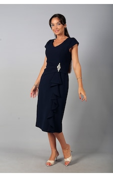 By Saygı Kadın V Yaka Astarlı Drape Ve Taş Detaylı Volanlı Krep Midi Elbise Lacivert By Saygı Kadın V Yaka Astarlı Drape Ve Taş Detaylı Volanlı Krep Midi Elbise Lacivert