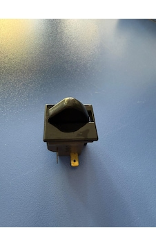 Uğur Dikey Şişe Soğutucu Fan Kapı Butonu Switch Siviç 0023 Uğur Dikey Şişe Soğutucu Fan Kapı Butonu Switch Siviç 0023