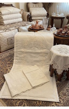 Fransız Dantelli Lale Model 4 Parça Gardenya Kumaş Seccade Seti Çok Renkli Fransız Dantelli Lale Model 4 Parça Gardenya Kumaş Seccade Seti Çok Renkli