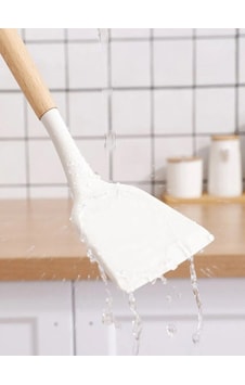 Bambu Saplı Silikon Spatula Kremrengi 1 Adet Bambu Saplı Silikon Spatula Kremrengi 1 Adet