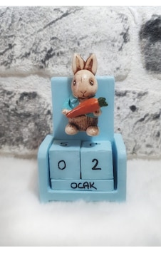 Erkek Tavşan Figürlü Masa Üstü Takvim. Mavi