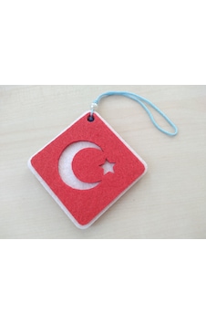 Keçe Ay Yıldız Ayna Süsü Asmalı 4 Adet Türk Bayrağı Keçe Ay Yıldız Ayna Süsü Asmalı 4 Adet Türk Bayrağı