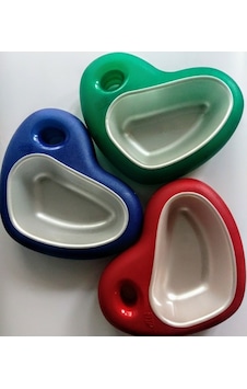 Mio 28 x 22 x 6 CM Kalpli Köpek Mama Kabı Çok Renkli Mio 28 x 22 x 6 CM Kalpli Köpek Mama Kabı Çok Renkli