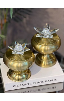 Chacha Home 2'li Metal Ayaklı Kristal Lotus Kapaklı Şekerlik Seti 18 Cm & 15 Cm - Lüks Dekoratif Saklama Kutusu Eskitme Chacha Home 2'li Metal Ayaklı Kristal Lotus Kapaklı Şekerlik Seti 18 Cm & 15 Cm - Lüks Dekoratif Saklama Kutusu Eskitme