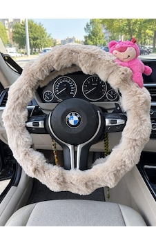 Bej Peluş Direksiyon Kılıfı Kadınlara Özel Tüylü Ayıcıklı Direksiyon Kılıfı Bej Peluş Direksiyon Kılıfı Kadınlara Özel Tüylü Ayıcıklı Direksiyon Kılıfı
