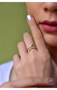925 Ayar Gümüş Rose Kaplama Yeşil Gözlü Zirkon Taşlı Ayarlanabilir Yılan Yüzük 925 Ayar Gümüş Rose Kaplama Yeşil Gözlü Zirkon Taşlı Ayarlanabilir Yılan Yüzük