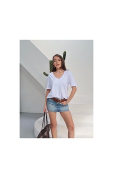 Paw Garage Kadın Massi İnterlok Kumaş V Yaka Oversize T-shirt Beyaz Paw Garage Kadın Massi İnterlok Kumaş V Yaka Oversize T-shirt Beyaz