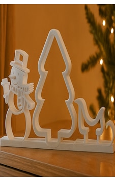 Yılbaşı Dekoratif Led Figür Kardan Adam, Çam Ağacı Ve Noel Kızağı Tasarımlı Masa Süsü