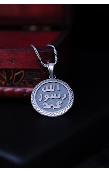 Encili Silver 925 Ayar Gümüş Özel Tasarım Allah Resulü Muhammed Yazılı Erkek Kolye Gümüş Encili Silver 925 Ayar Gümüş Özel Tasarım Allah Resulü Muhammed Yazılı Erkek Kolye Gümüş