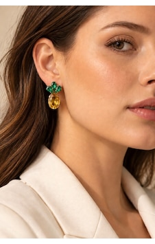 Valmont Accessories Ananas Figürlü Kadın Küpe Kristal Taşlı Tropikal Meyve Model Şık Küpe Altın Valmont Accessories Ananas Figürlü Kadın Küpe Kristal Taşlı Tropikal Meyve Model Şık Küpe Altın