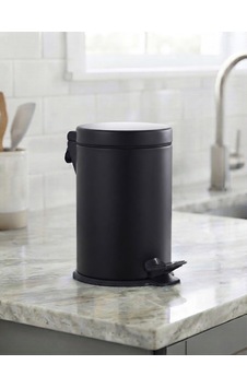 Mutfak /banyo Pedallı Çöp Kovası 5 Lt 10l Siyah Mutfak /banyo Pedallı Çöp Kovası 5 Lt 10l Siyah