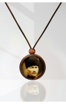 Mustafa Kemal Atatürk Ahşap Kolye N11.31076 Altın Mustafa Kemal Atatürk Ahşap Kolye N11.31076 Altın