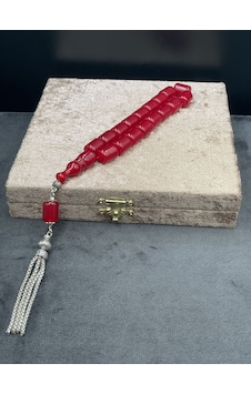 Efe Boy Alpaka Zincir Püsküllü Vişne Kırmızı Sıkma Kehribar Tesbih 11x14 Mm Efe Boy Alpaka Zincir Püsküllü Vişne Kırmızı Sıkma Kehribar Tesbih 11x14 Mm
