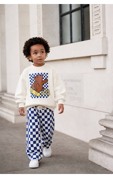 Monila Erkek Çocuk Pamuklu Ekru Ayıcık Baskılı Sweatshirt Ve Lacivert Kareli Eşofman Alt Üst Takım Monila Erkek Çocuk Pamuklu Ekru Ayıcık Baskılı Sweatshirt Ve Lacivert Kareli Eşofman Alt Üst Takım
