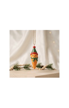 Sevimli Havuç Tasarımlı Yılbaşı Ağacı Süsü - 7.5 Cm Sevimli Havuç Tasarımlı Yılbaşı Ağacı Süsü - 7.5 Cm
