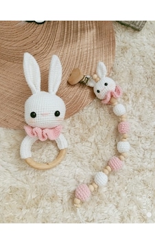 Dukakidstoys Tavşan Emzik Zinciri Aksesuar Oyuncak Amigurumi Çıngırak Seti Beyaz Dukakidstoys Tavşan Emzik Zinciri Aksesuar Oyuncak Amigurumi Çıngırak Seti Beyaz