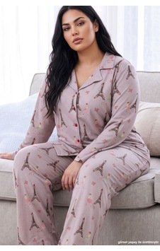 Siyah İnci Lila Desenli Termal Kumaşlı Ultra Soft Yumuşak Büyük Beden Battal Boy Düğmeli Örme Pijama Takımı 26226535 Siyah İnci Lila Desenli Termal Kumaşlı Ultra Soft Yumuşak Büyük Beden Battal Boy Düğmeli Örme Pijama Takımı 26226535